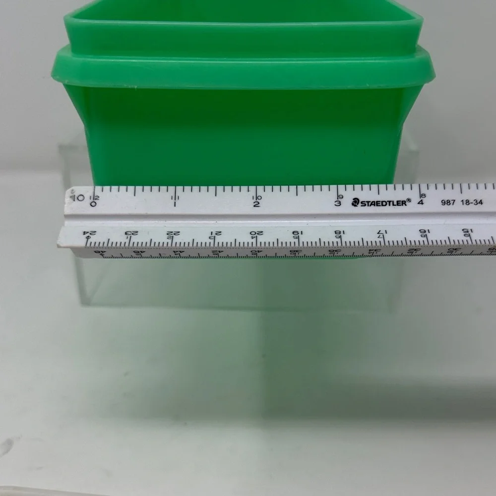 Vintage Tupperware Easy Crisp Celery Keeper in Jadeite Green